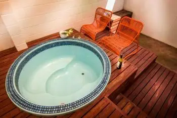 Malones Spa Motel 8