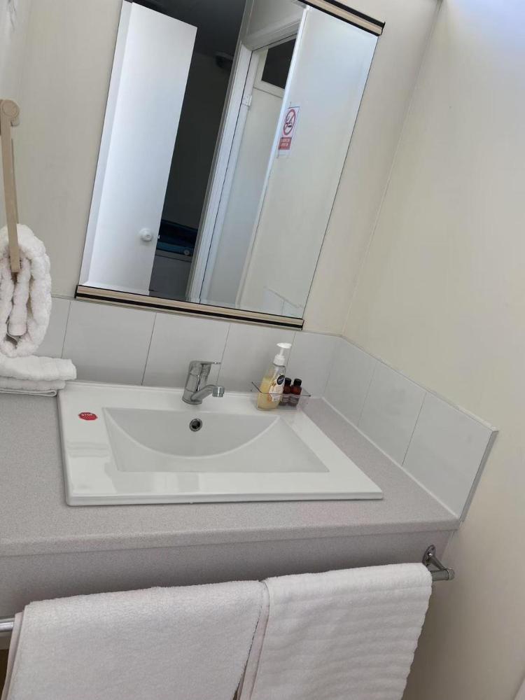 Standard Studio with Hot Tub at Malones Spa Motel, photo 5